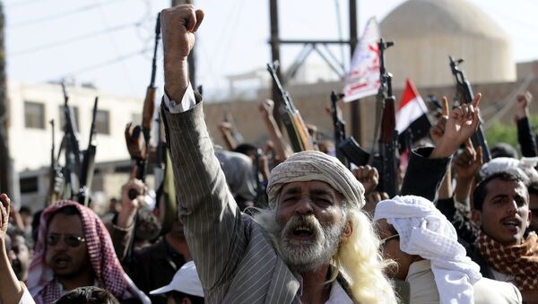 Участники акции протеста, поддерживающие шиитское движение хуситов. Йемен. Архивное фото