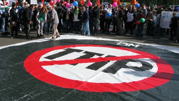 Акции протеста против торгового соглашения США и ЕС в Мадриде