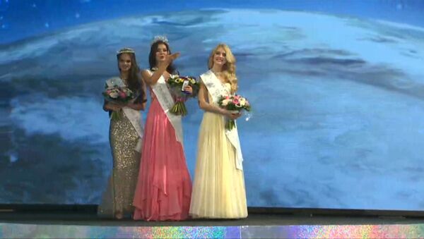Мисс Россия - 2015 посылала воздушные поцелуи после победы в конкурсе