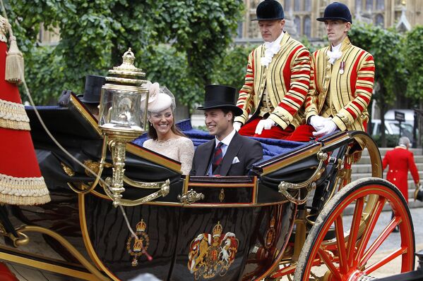 Принц Уильям и Кэтрин Миддлтон в карете по случаю празднования бриллиантового юбилея Елизаветы II