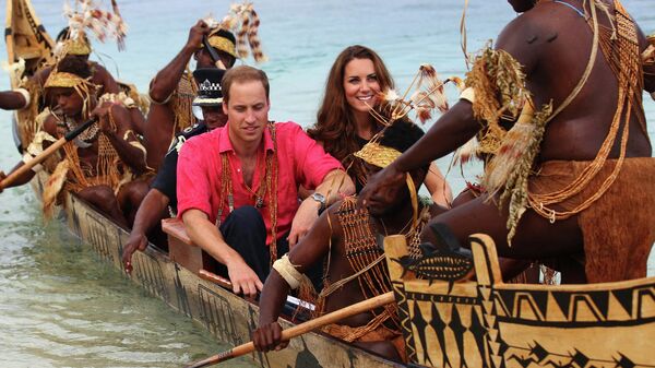 Кейт Миддлтон и принц Уильям во время визита на Соломоновы острова