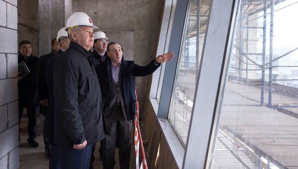 Мэр Москвы Сергей Собянин во время осмотра хода строительства стадиона ЦСКА