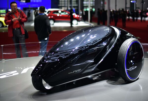 Концепт-кар Toyota FV2 на выставке автомобильной промышленности в Шанхае