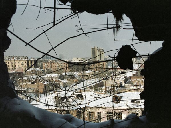 Вид на разрушенный город