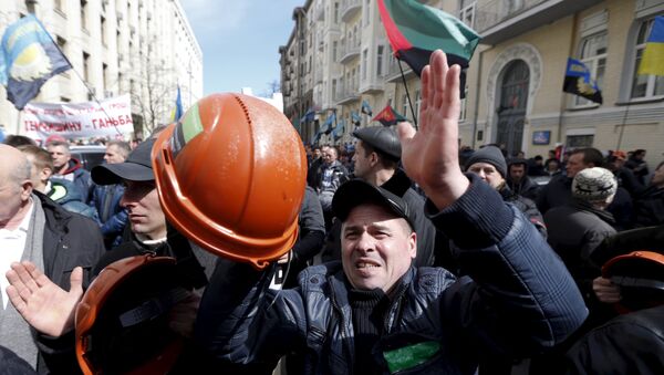 Шахтеры вышли на митинг в Киеве с требованием выплаты заработной платы от правительства