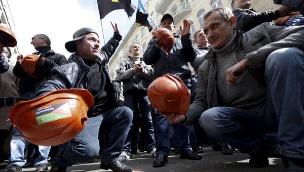 Шахтеры вышли на митинг в Киеве с требованием выплаты заработной платы от правительства