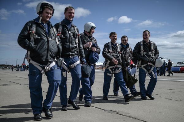 Пилоты на военном аэродроме в Кубинке