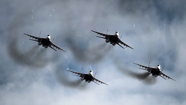 Истребители МиГ-29 пилотажной группы Стрижи. Архивное фото