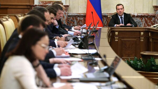 Председатель правительства России Дмитрий Медведев проводит совещание с членами кабинета министров РФ в Доме правительства