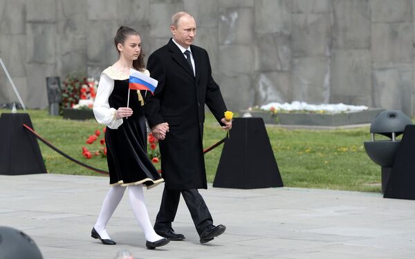 Президент России Владимир Путин на церемонии поминовения жертв геноцида армян