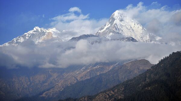 Вид на горный массив Дхаулагири в Непале