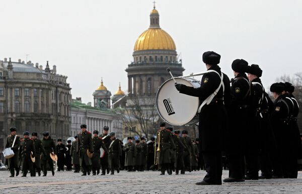 Репетиция военного оркестра к празднованию 70-летия Победы в Санкт-Петербурге