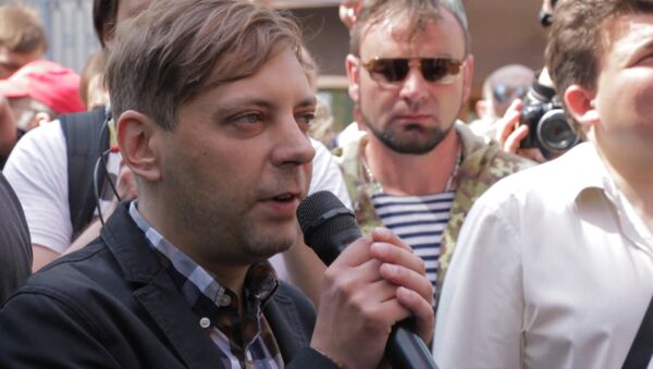Активист Правого сектора пригрозил сжечь здание администрации Порошенко
