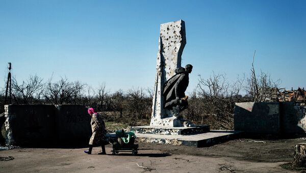Мемориал воинам Великой Отечественной войны в селе Никишино, Донецкая область. Архивное фото