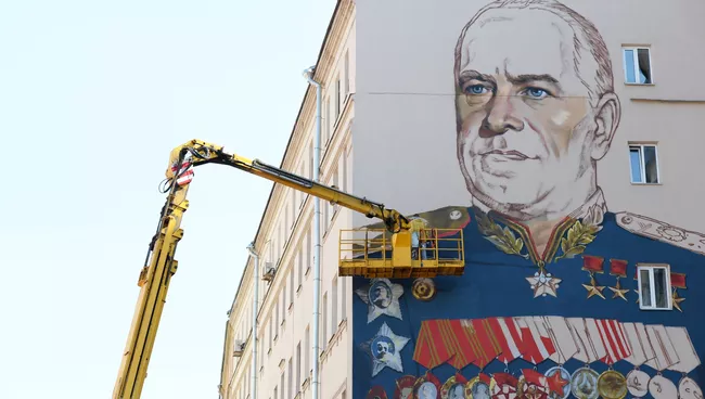 Граффити с маршалом Г.Жуковым на Арбате в Москве