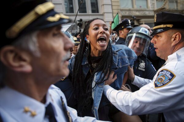 Задержание протестующий на Манхэттене, Нью-Йорк