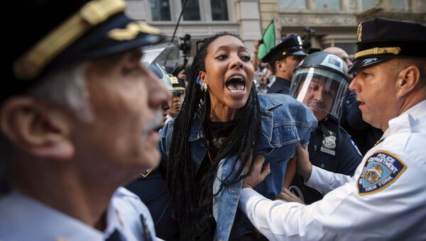 Задержание протестующий на Манхэттене, Нью-Йорк