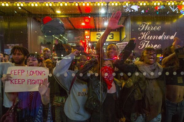 Акция протеста против насилия полиции в Нью-Йорке
