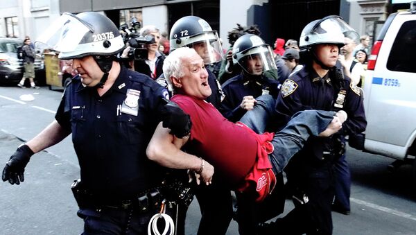 Задержание протестующий в Нью-Йорке