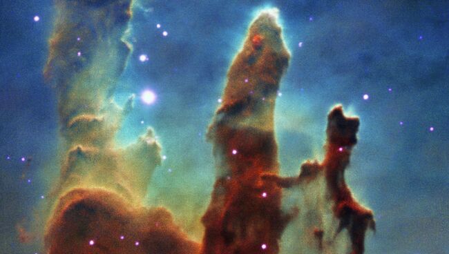 Исправленная двумерная фотография Столпов Творения по данным прибора MUSE Исправленная двумерная фотография Столпов Творения по данным прибора MUSE