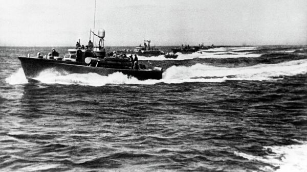 Советские торпедные катера атакуют порт Сейсин. Август 1945 года. Архивное фото