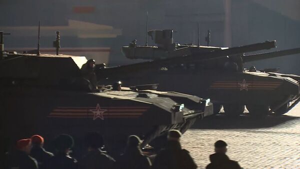 Зрители впервые увидели танк Т-14 Армата на репетиции парада Победы в Москве