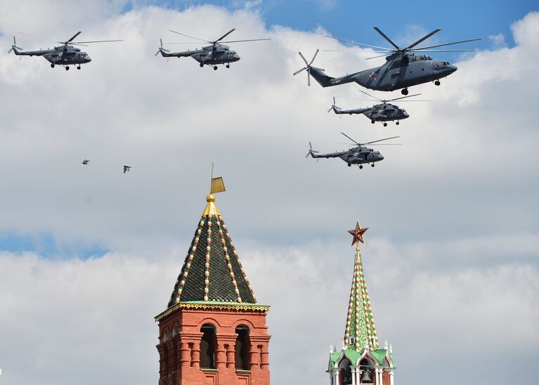 Репетиция воздушной части военного парада в Москве в ознаменование 70-летия Победы в Великой Отечественной войне 1941-1945 годов