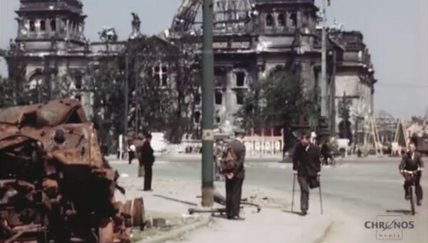 Кадр из видео, на котором запечатлен Берлин спустя всего два месяца после капитуляции нацисткой Германии
