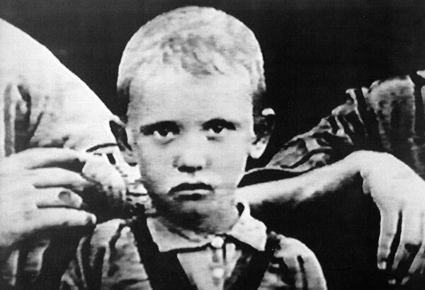 Маленький Михаил Горбачев в 1935 году