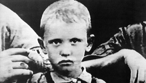 Маленький Михаил Горбачев в 1935 году