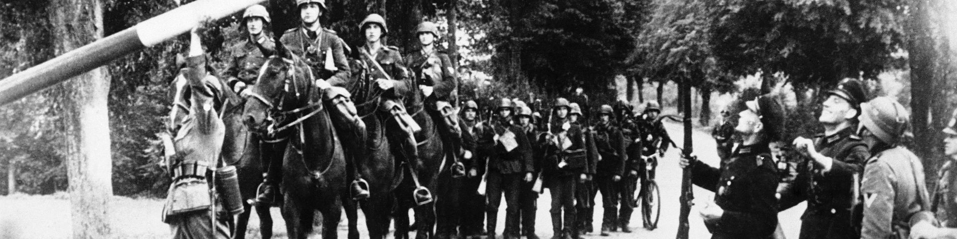 Немецкие солдаты проходят пограничный пост у Данцига (Гданьск) - РИА Новости, 1920, 02.07.2019