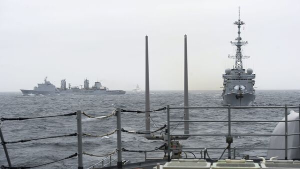 Корабли НАТО во время учений по поиску и уничтожению подводных лодок Шустрый мангуст