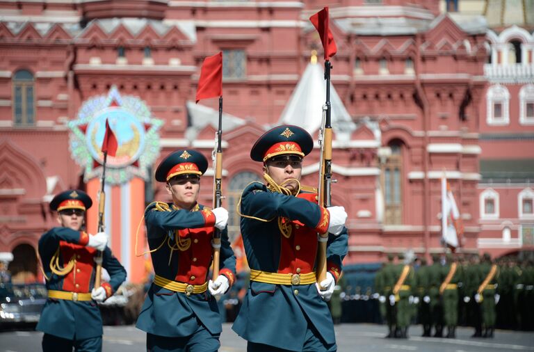 Линейные во время генеральной репетиции военного парада