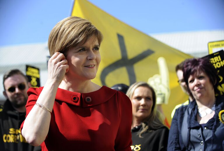 Первый министр Шотландии, а также лидер Шотландской национальной партии Никола Стерджен. 2015 год Первый министр Шотландии, а также лидер Шотландской национальной партии Никола Стерджен. 2015 год