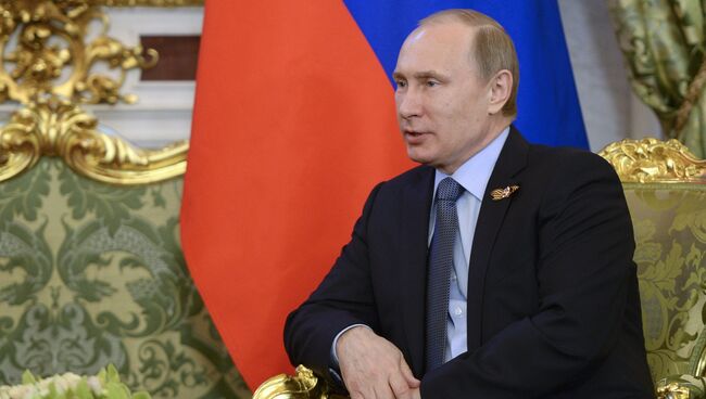Президент Российской Федерации Владимир Путин во время встречи в Кремле с председателем Китайской Народной Республики Си Цзиньпином