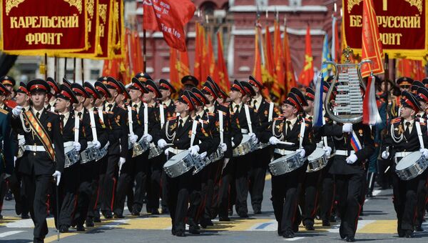Военнослужащие сводного оркестра во время военного парада в ознаменование 70-летия Победы в Великой Отечественной войне