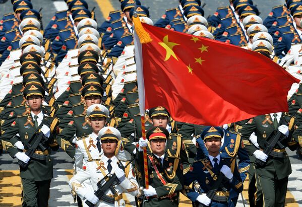 Военнослужащие Народно-освободительной армии Китая во время военного парада в ознаменование 70-летия Победы в Великой Отечественной войне