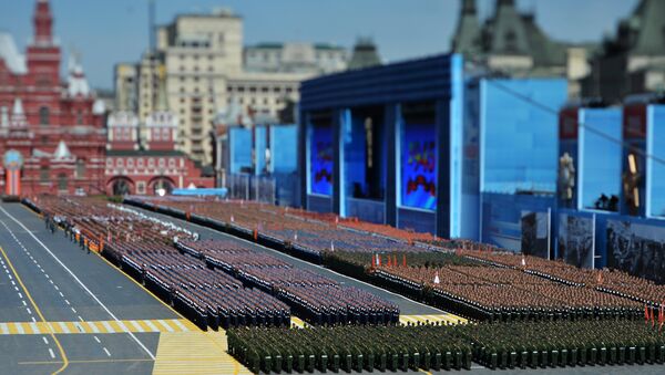 Военнослужащие парадных расчетов во время военного парада в ознаменование 70-летия Победы в Великой Отечественной войне 