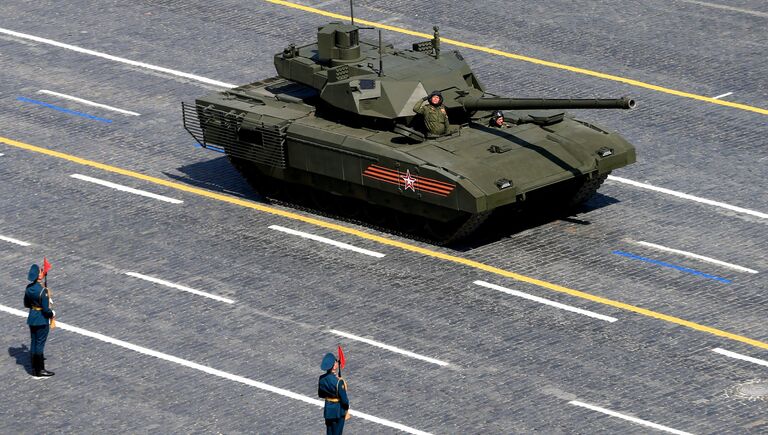 Танк Т-14 на гусеничной платформе Армата во время военного парада в ознаменование 70-летия Победы в Великой Отечественной войне
