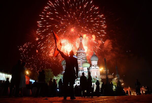 Праздничный салют в Москве в честь 70-летия Победы в Великой Отечественной войне 1941-1945 годов