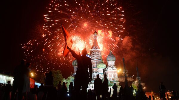 Праздничный салют в Москве в честь 70-летия Победы в Великой Отечественной войне 1941-1945 годов
