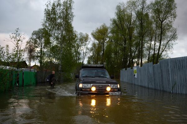 Подтопленные дачные участки в районе поселка Мочище Новосибирской области