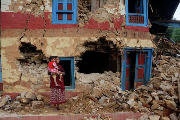 Последствия землетрясения на окраине Лалитпура, Непал