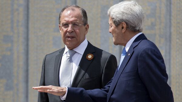 Глава МИД России Сергей Лавров и Государственный секретарь США Джон Керри  во время встречи в Сочи. 12 мая 2015 год