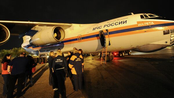 Самолет МЧС России с тяжелобольными детьми из Донбасса. Архивное фото