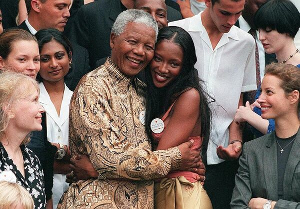 Супермодель Наоми Кэмпбелл и бывший президент ЮАР Нельсон Мандела