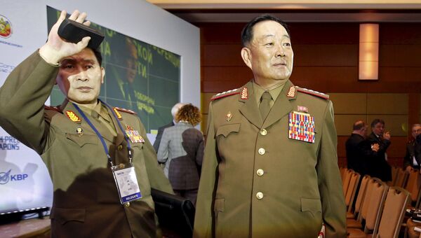 Министр Народных Вооруженных Сил Хён Ён Чхоль во время визита в Москву