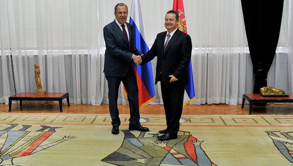 Министр иностранных дел России Сергей Лавров и министр иностранных дел Сербии Ивица Дачич в Белграде. 15 мая 2015 год