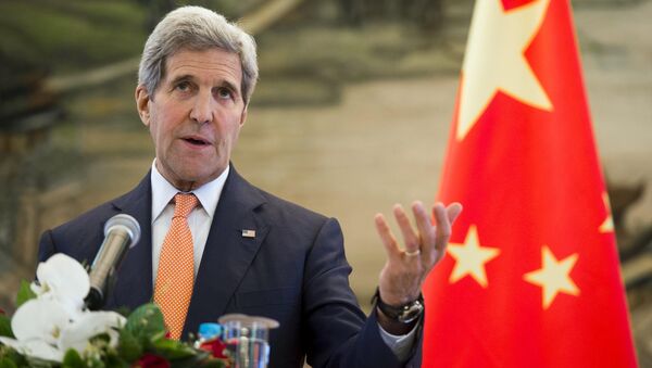 Госсекретарь США Джон Керри во время визита в Китай, 16 мая 2015 года