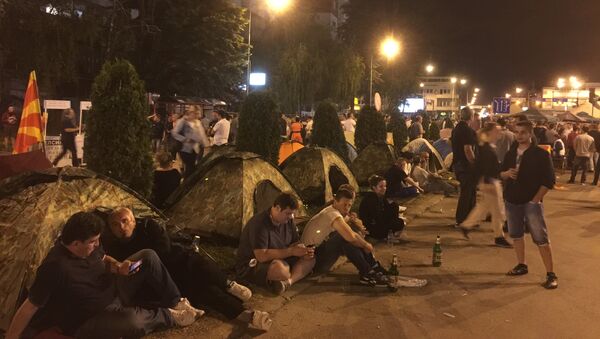 Участники бессрочной акции протеста в центре Скопье